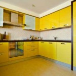 Угловая кухня в желтом цвете. Фото 23