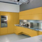 Интересный вариант кухни в желтом цвете. Фото 18