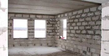 otdelka-takih-sten-schitaetsya-neprostoy