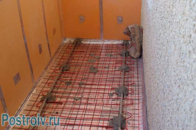 Стяжка пола с электро подогревом. Утепление балкона 
